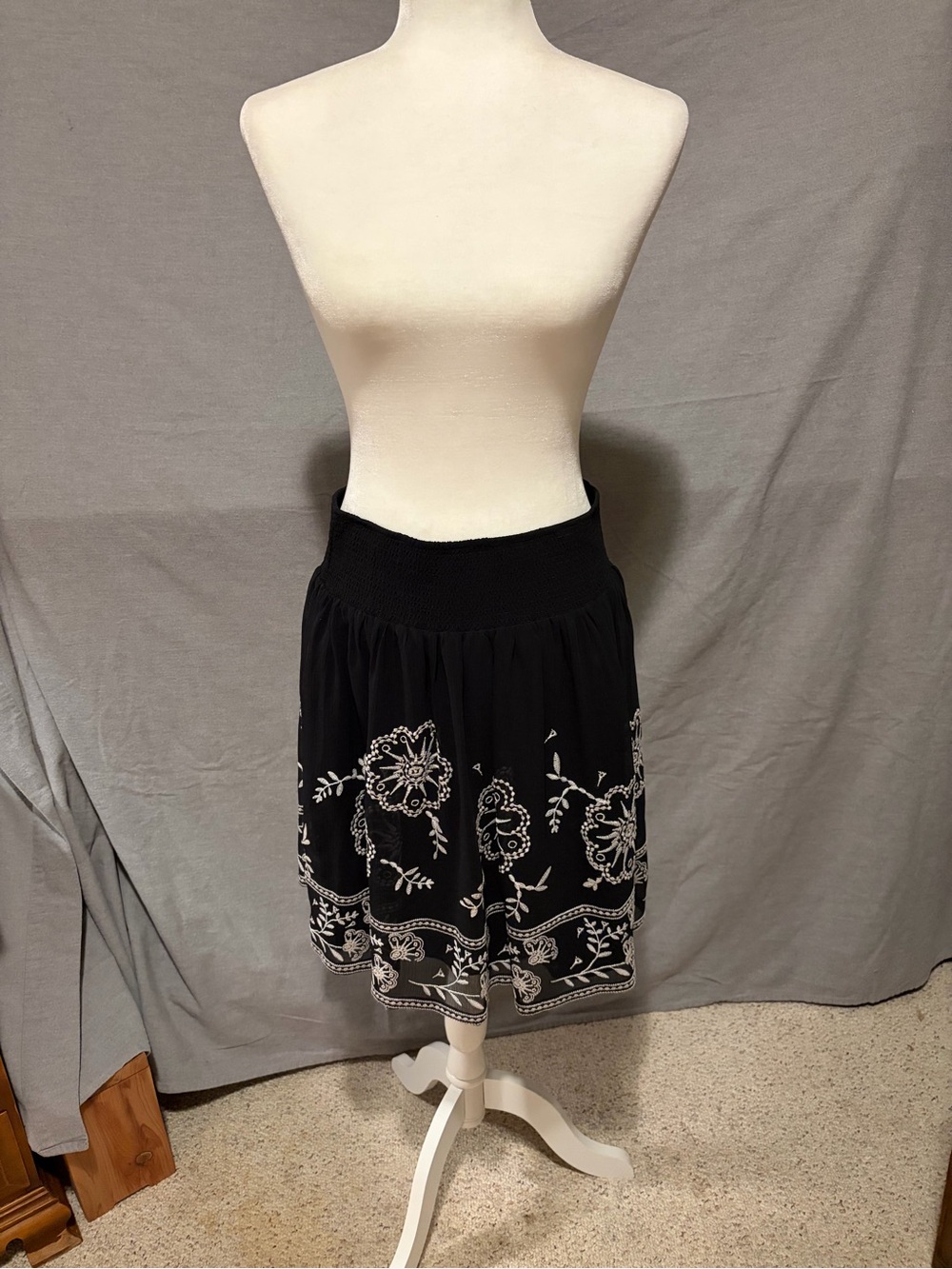 White House Black Market Black Skirt with White Embroidery